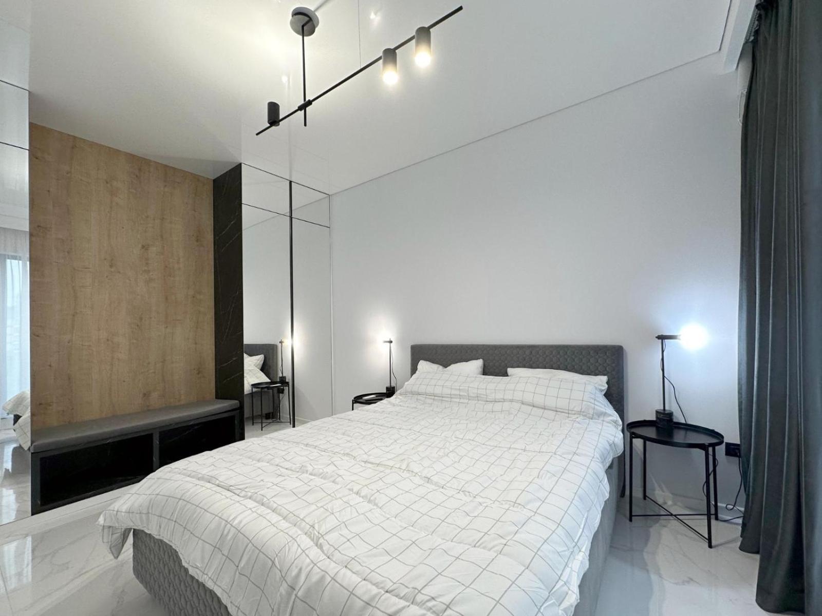 Koya Tower By The Lake Apartments Mamaia Exterior foto