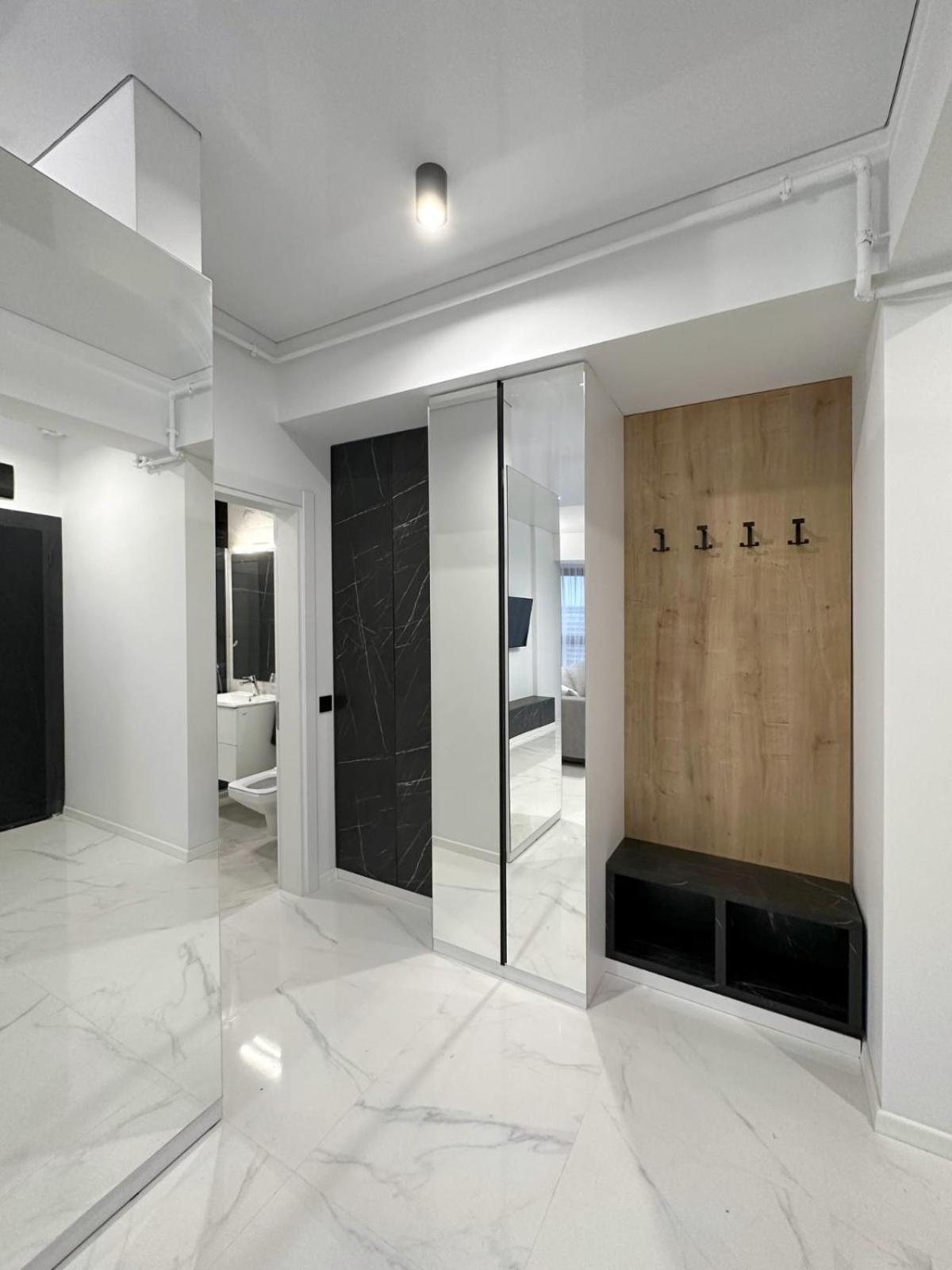 Koya Tower By The Lake Apartments Mamaia Exterior foto