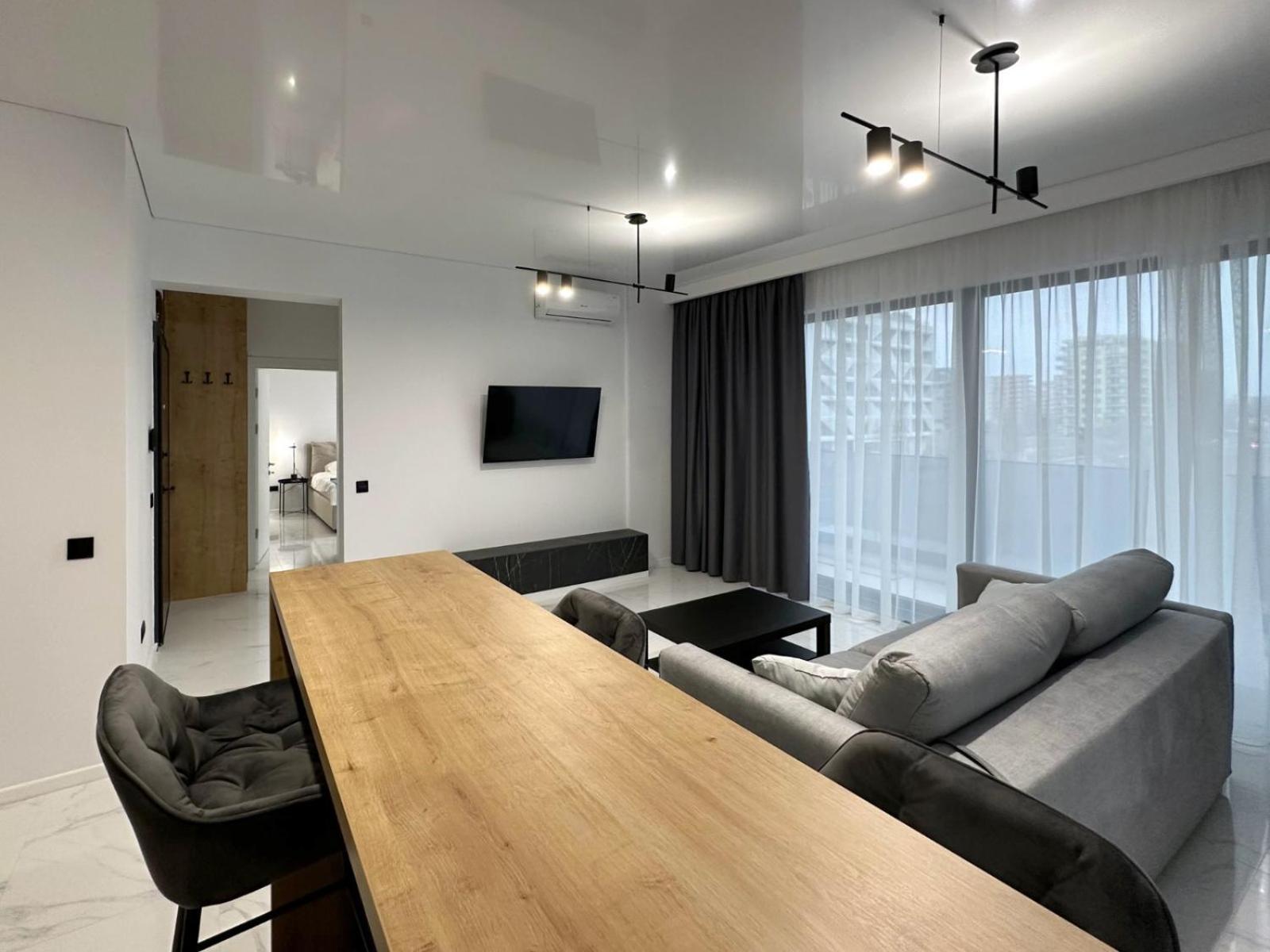 Koya Tower By The Lake Apartments Mamaia Exterior foto